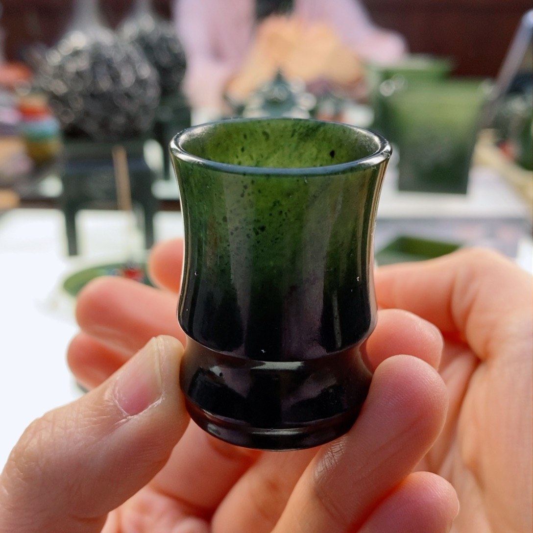 和田玉（青玉）摆件未镶嵌微瑕