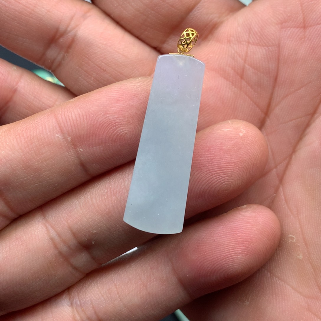 翡翠颈饰18K金镶嵌无事牌