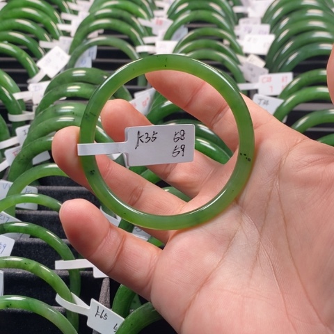 和田玉（碧玉）手镯未镶嵌S****s