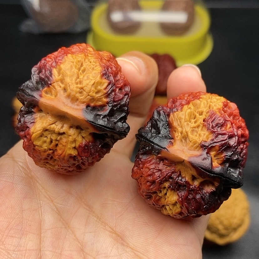 【闪购商品】把件文玩核桃40尺铁绣球51.8克