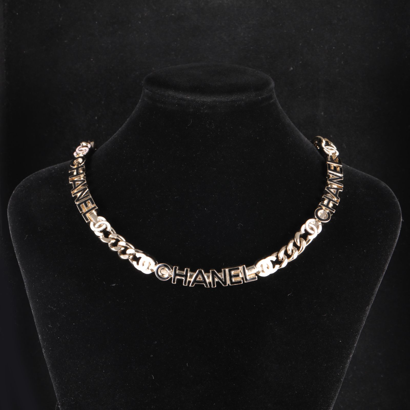 99新 Chanel/香奈儿 【黑黑】22S 三色珐琅字母logo chocker 颈链
