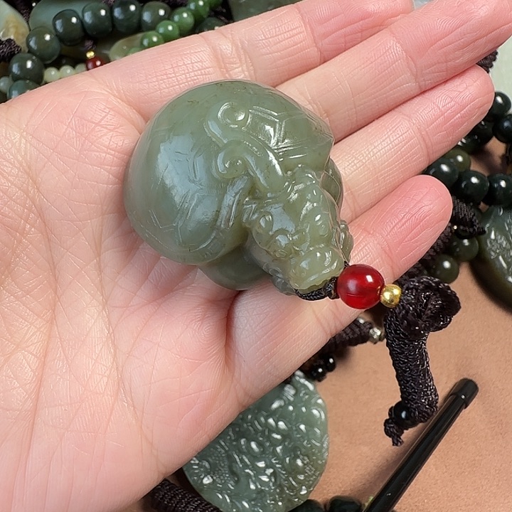 和田玉颈饰未镶嵌