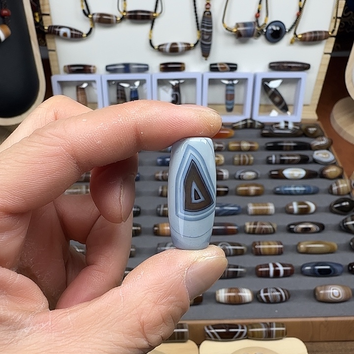 青***业玛瑙/玉髓合金颈饰