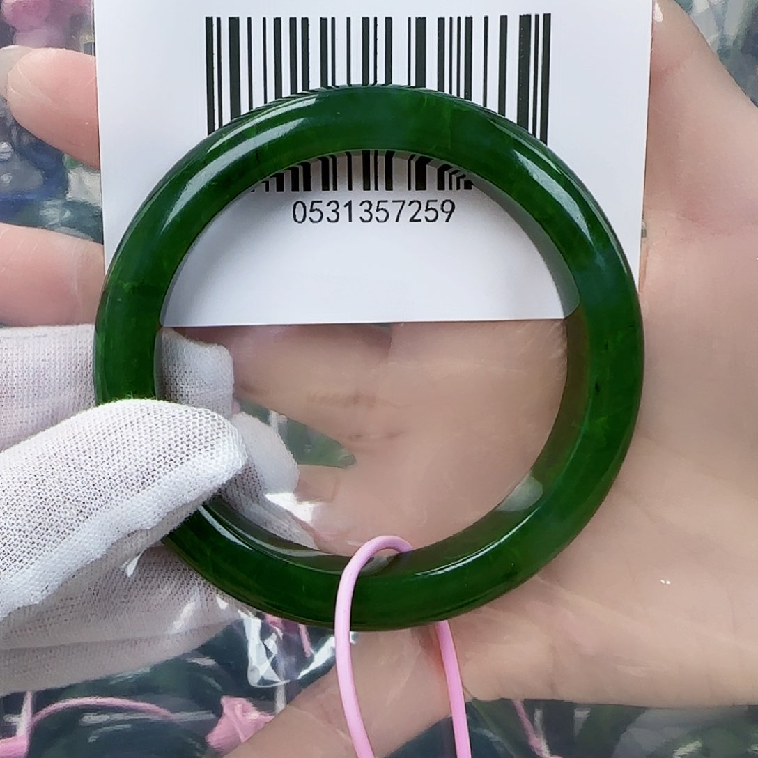 和田玉（碧玉）手镯未镶嵌60包容