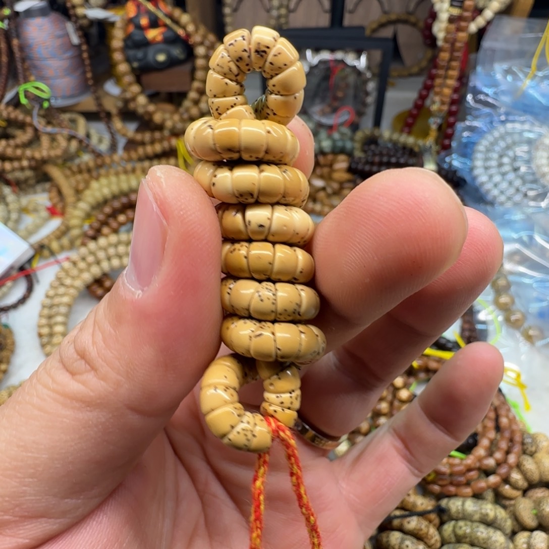 吊坠星月菩提6河豚大肠大留白鸡油黄原生态