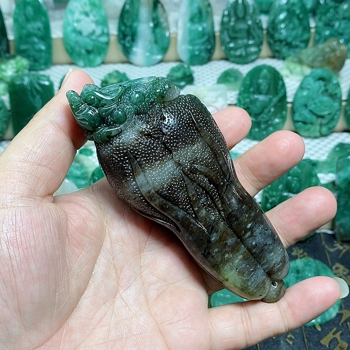 未镶嵌独山玉颈饰