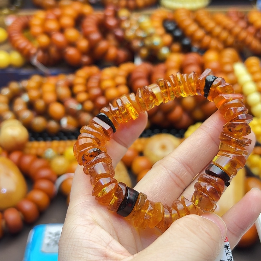 琥珀未镶嵌珠宝奇石多样性发其一