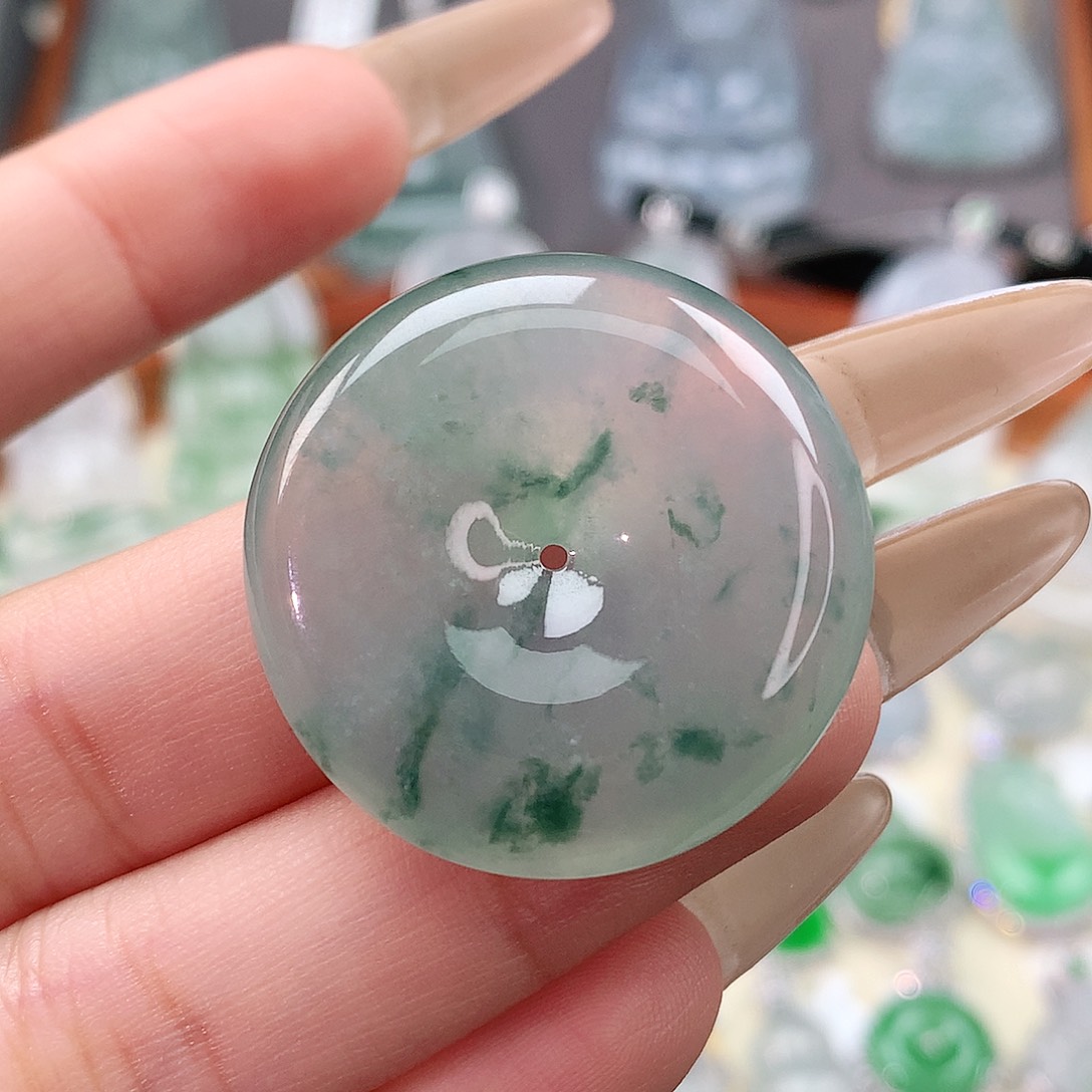 颈饰未镶嵌翡翠扣