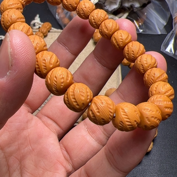 猴头核桃手串看看咯