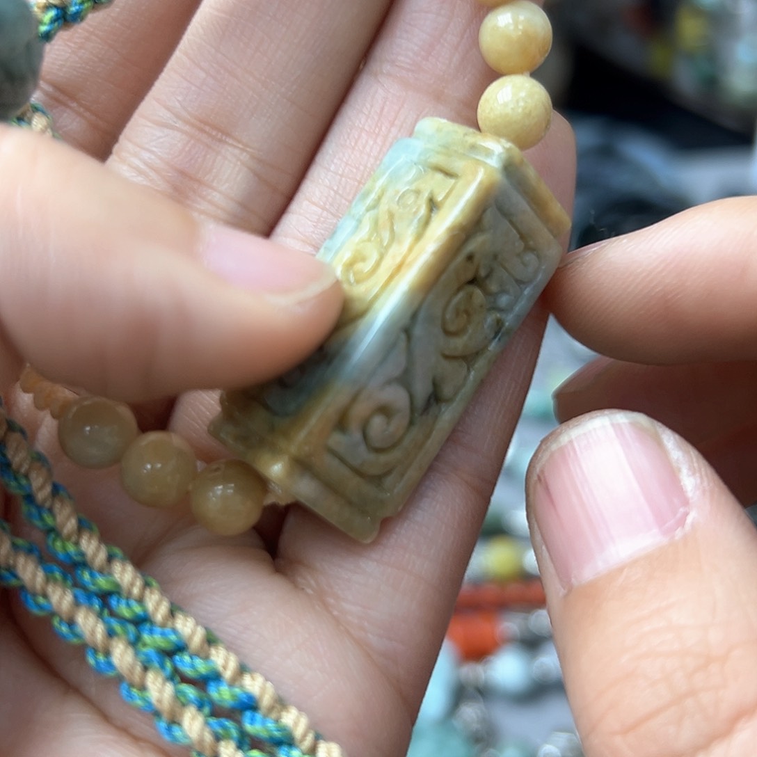 翡翠手链未镶嵌需包容