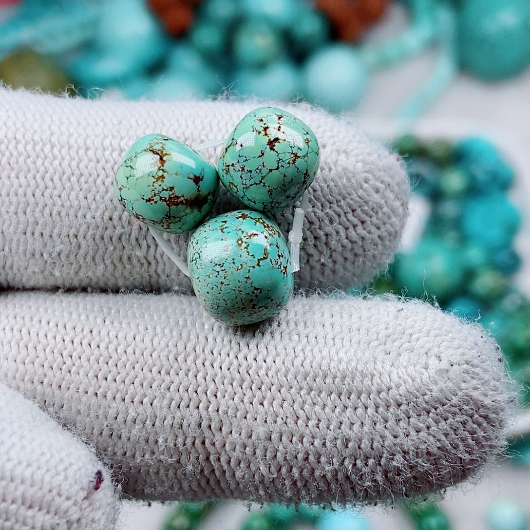 绿松石未镶嵌珠宝奇石