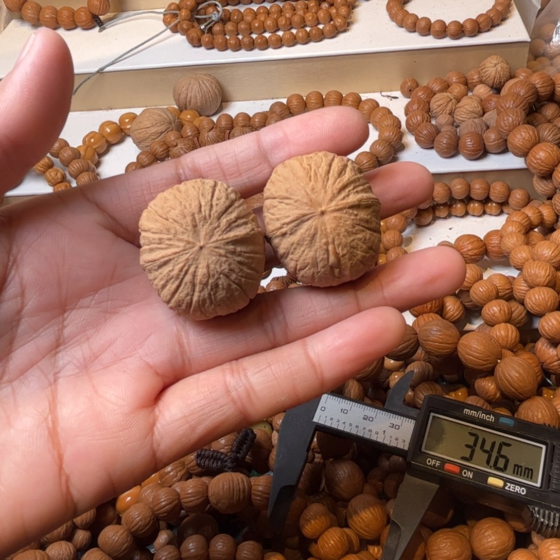 锦***宏猴头核桃吊坠元宝3.4尺寸