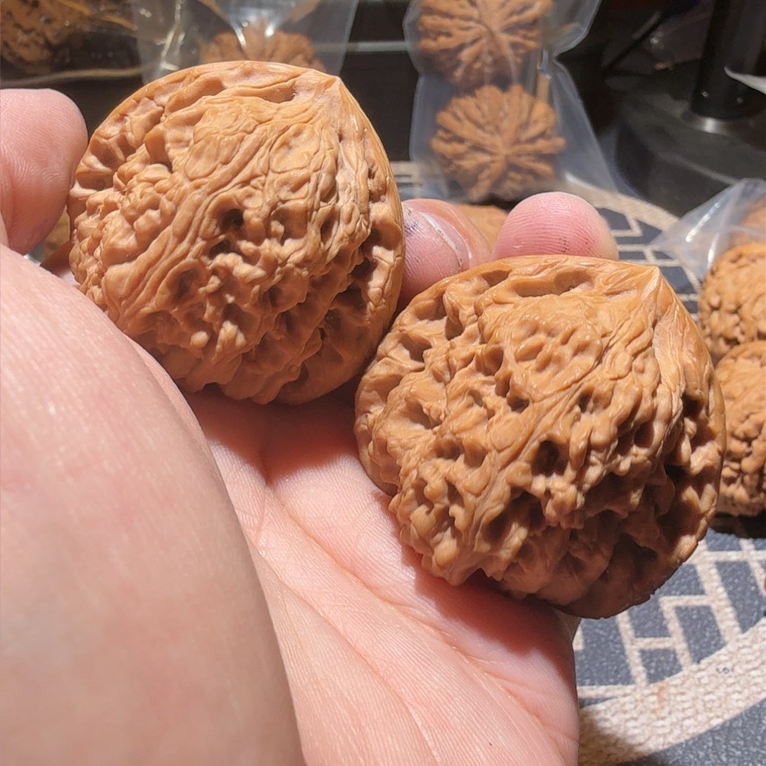 文玩核桃把件三角南疆