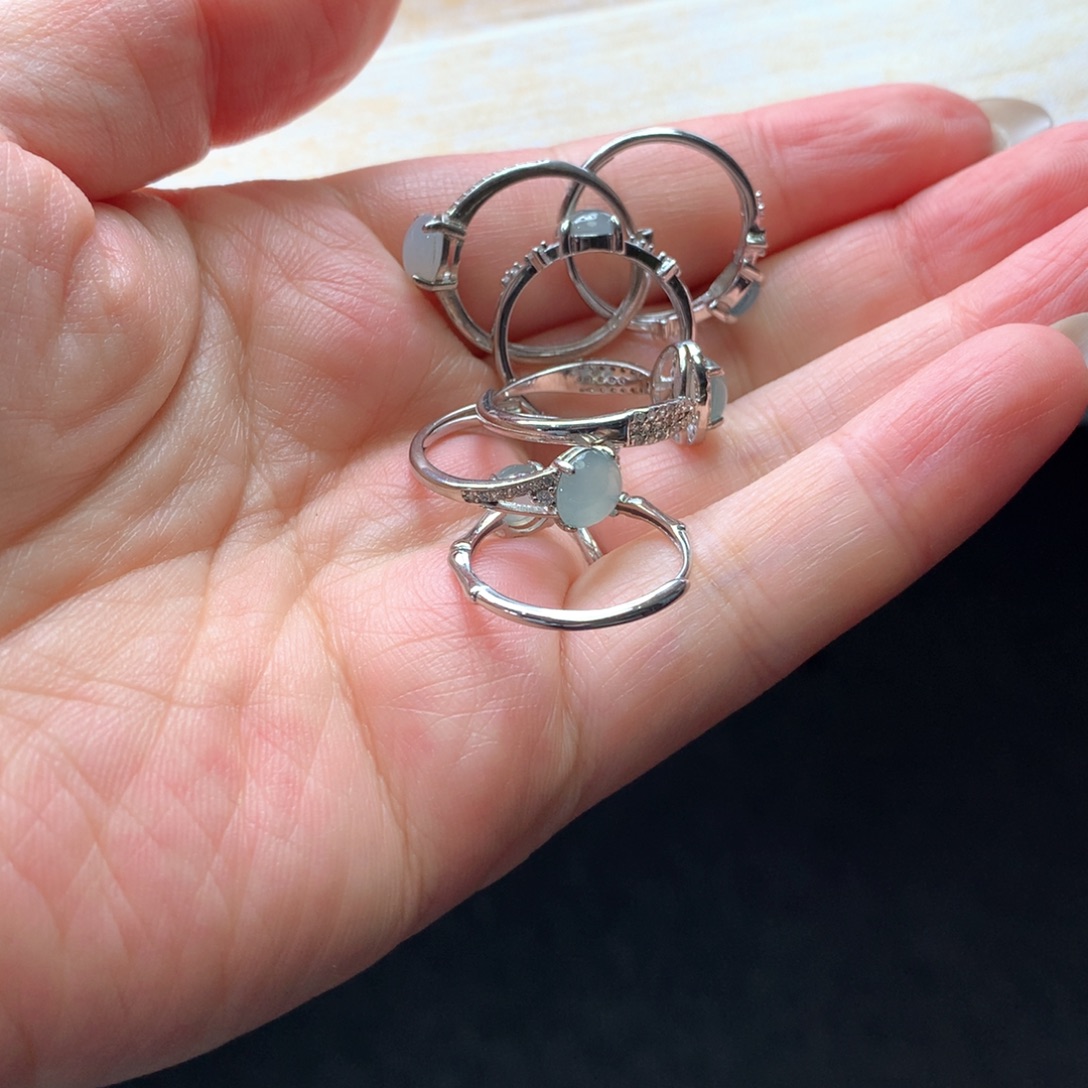 翡翠未镶嵌颈饰多样性发一个