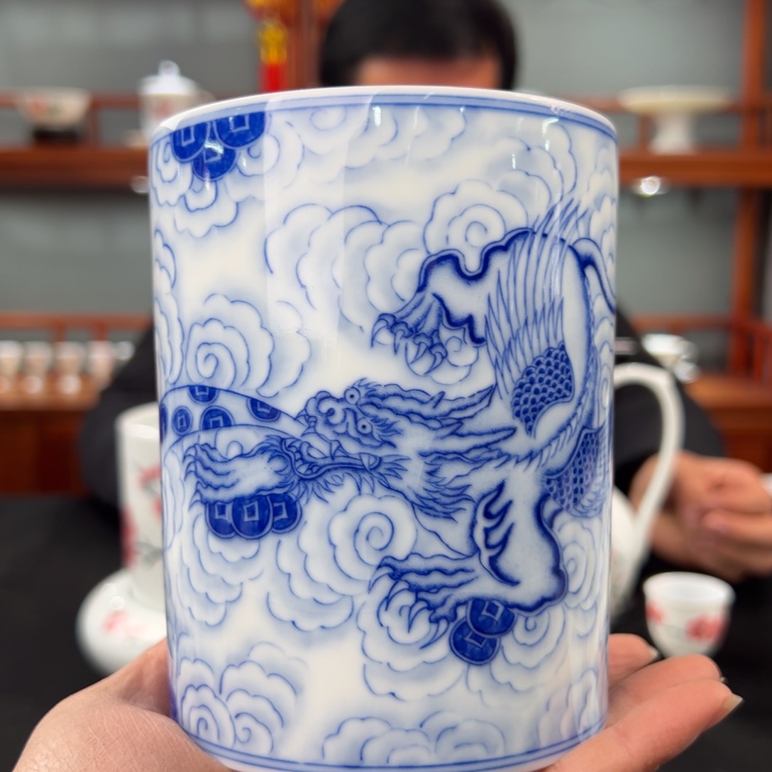 …*柴窑青花龙纹笔筒开片