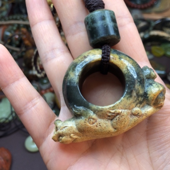 岫岩河磨玉（透闪石质玉）挂件未镶嵌开***乐