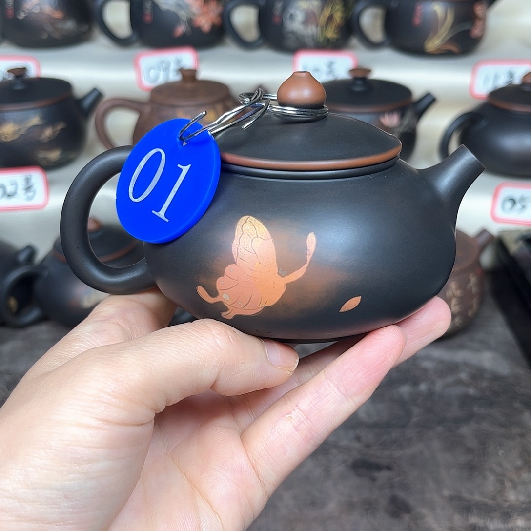 175毫升微微瑕纯手工刻填寒江壶