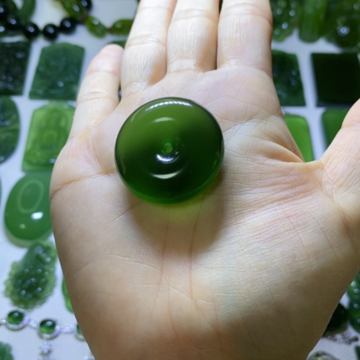 【闪购商品】蛇纹石玉颈饰未镶嵌胖**福