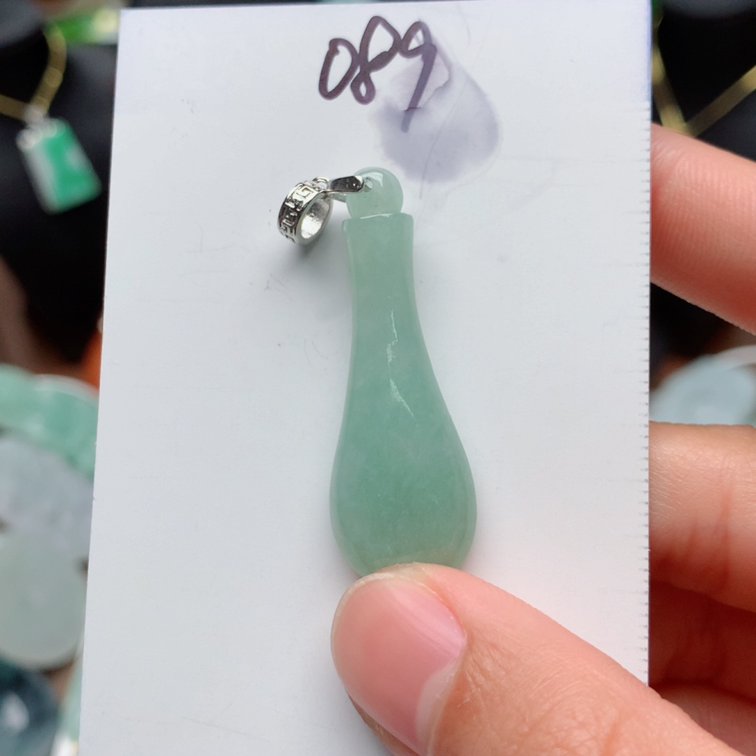 翡翠颈饰银S925镶嵌吊坠