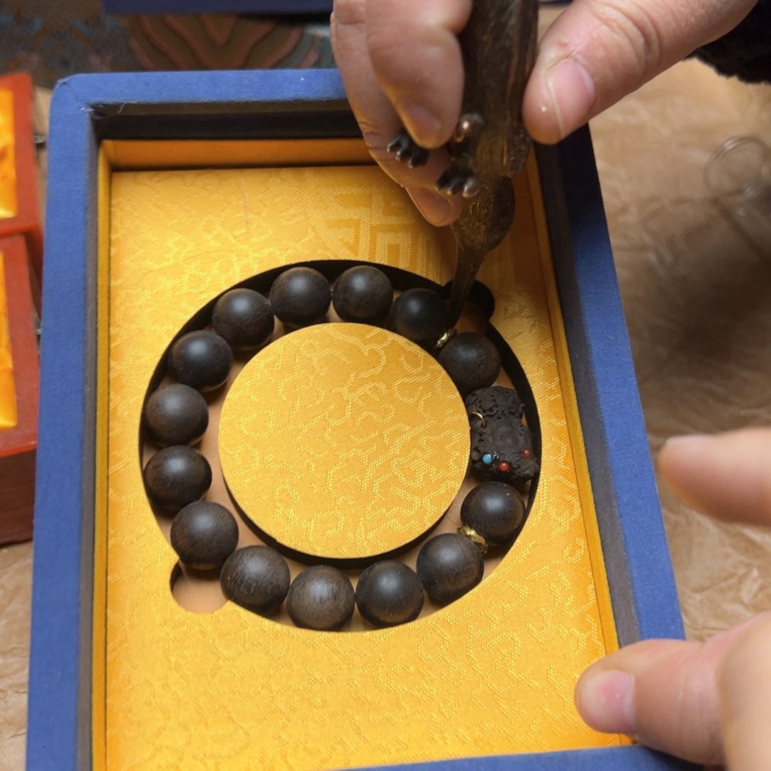 大叶紫檀（黑酸枝木类）