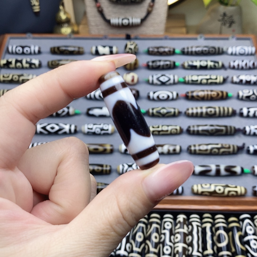 萤****玛瑙/玉髓未镶嵌颈饰