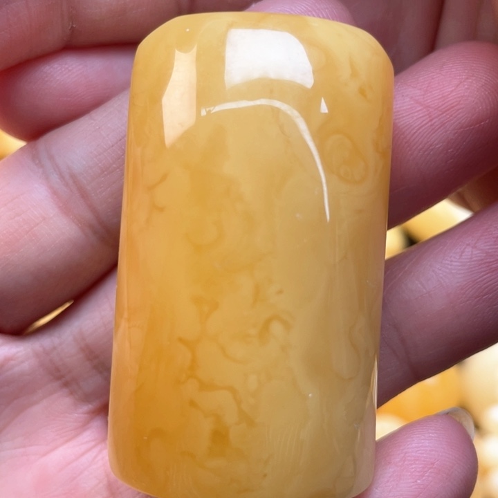 蜜蜡裸石未镶嵌一*朵蜜蜡无事牌