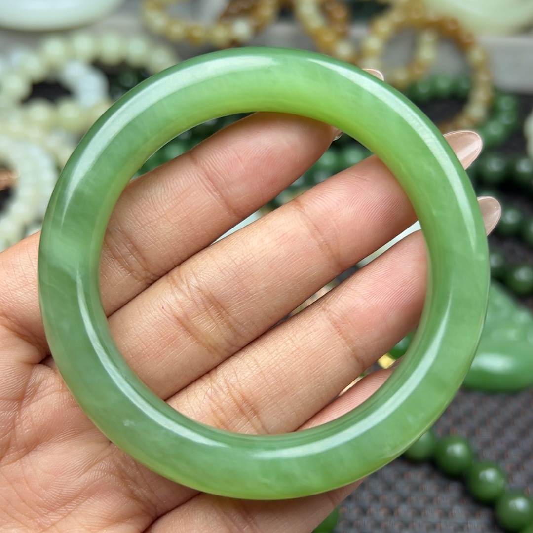 和田玉吊坠未镶嵌