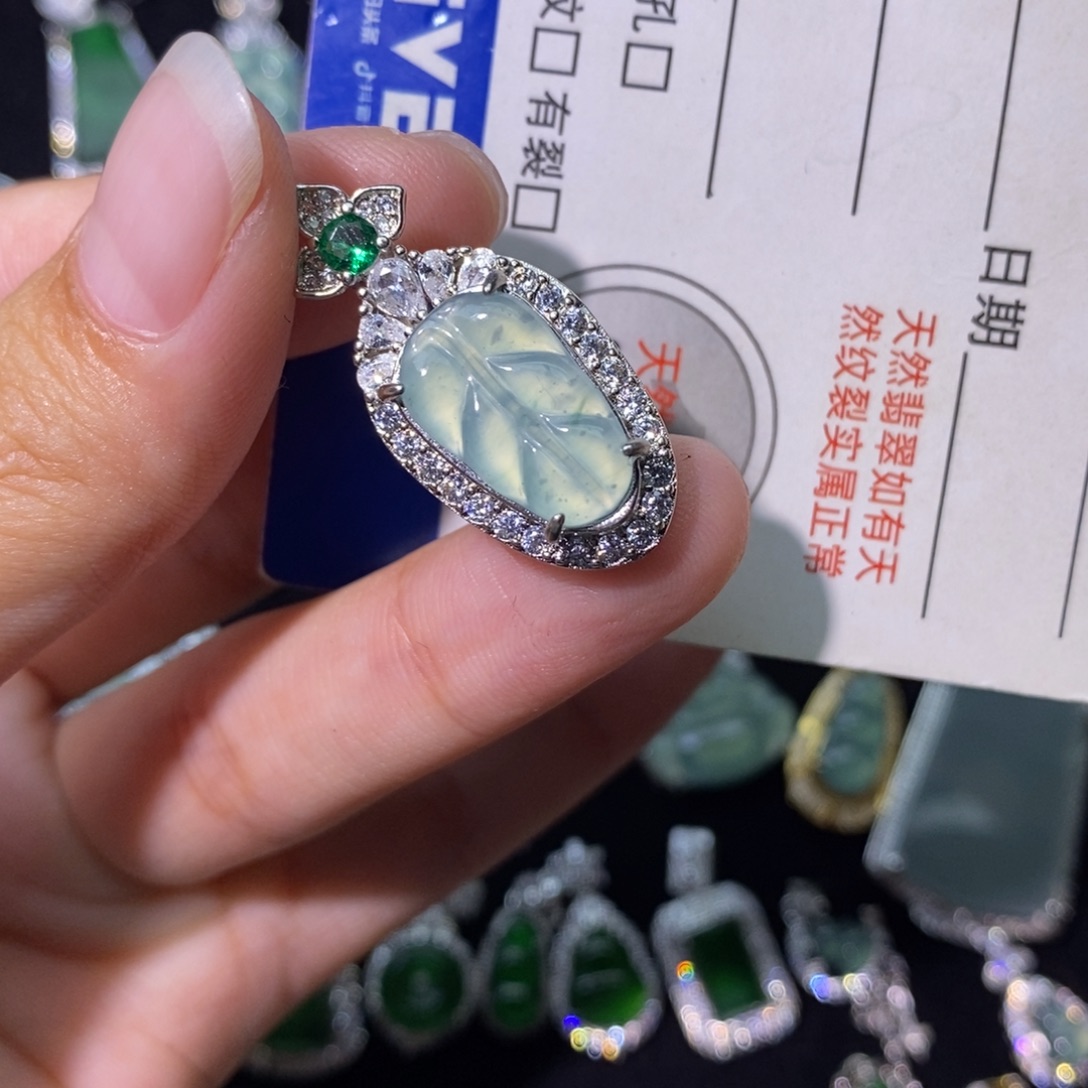 翡翠未镶嵌颈饰天然