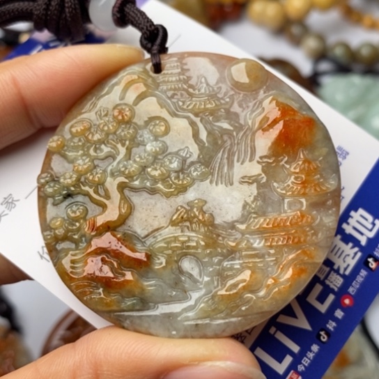 翡翠颈饰未镶嵌翡翠