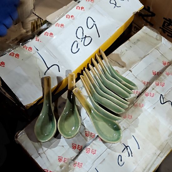 摆件陶瓷盘子碗啥都有