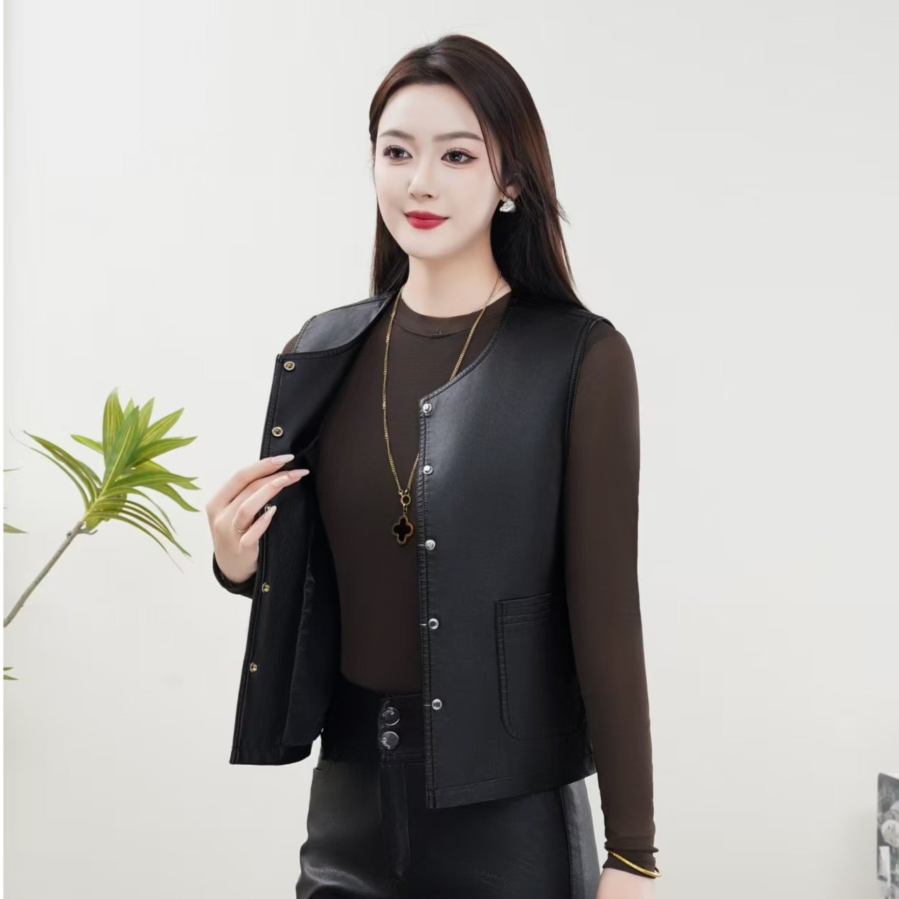 013厚款秋季常规民族风宽松型无袖马甲百搭休闲女装黑色显瘦