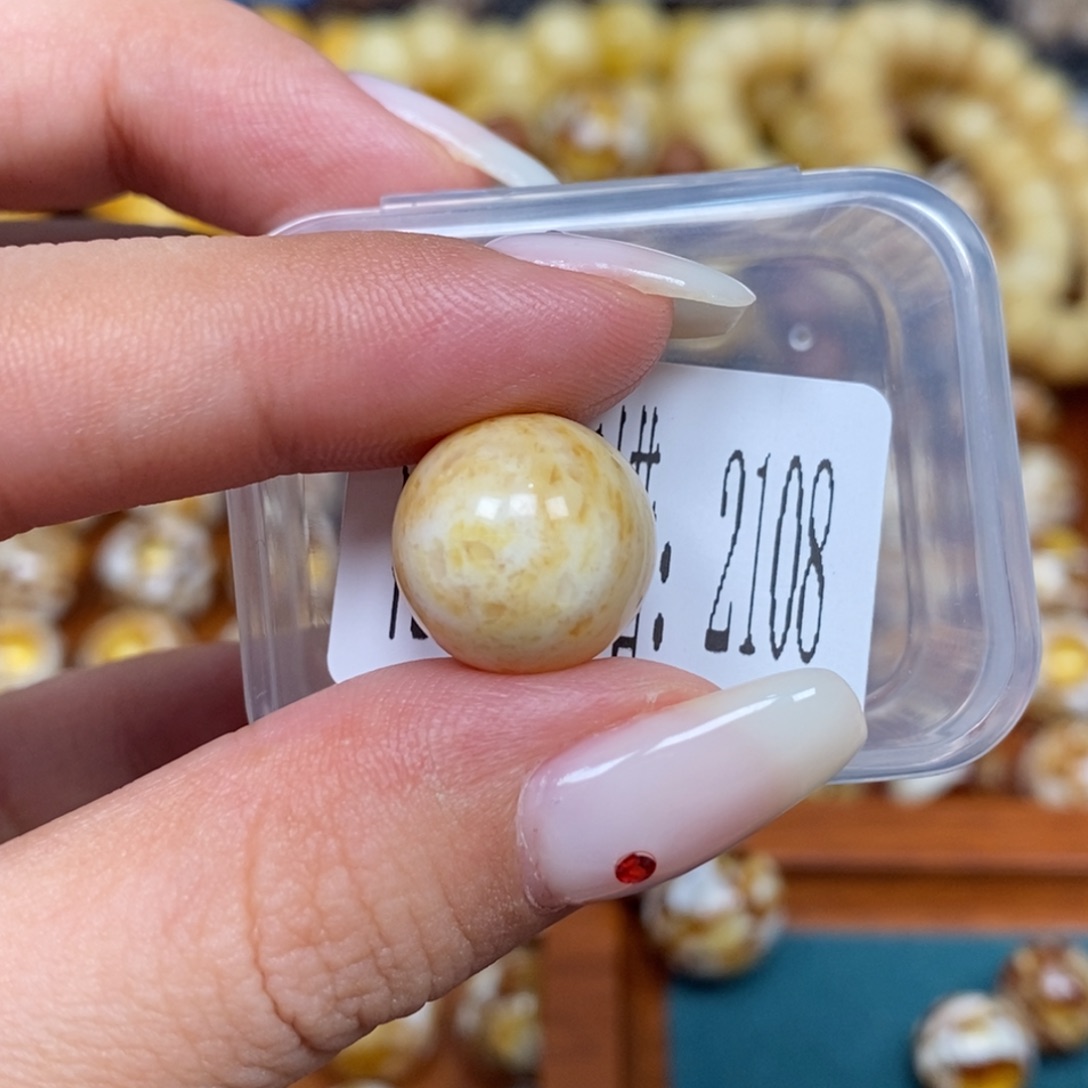 蜜蜡未镶嵌珠宝奇石2108