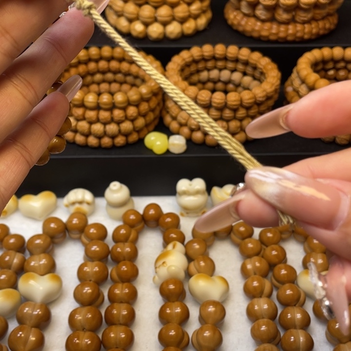 咬****吊坠猴头核桃手工流苏