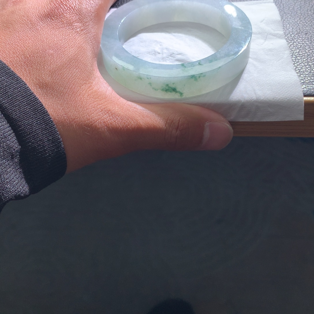 铜***窗定制翡翠未镶嵌翡翠手镯