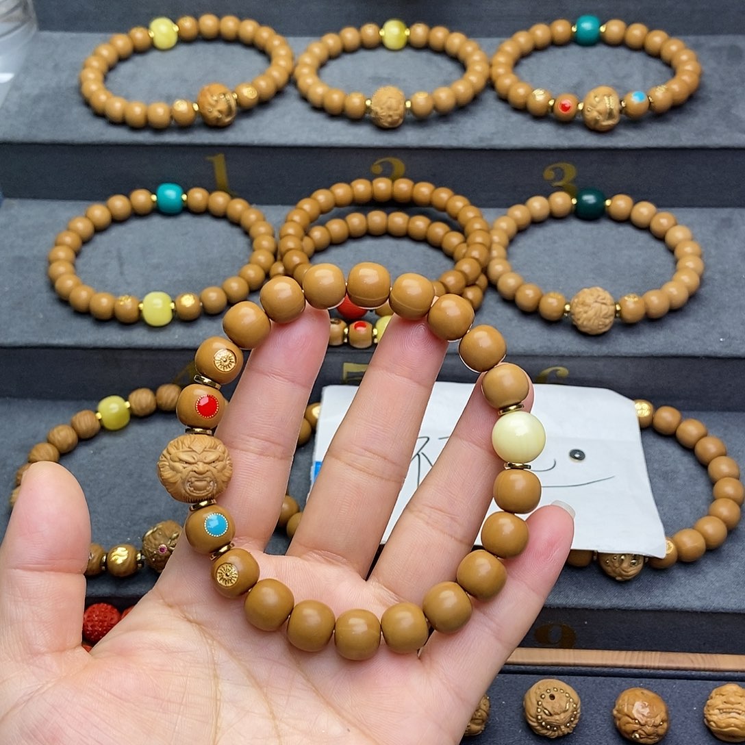 猴头核桃手串猴头核桃手串四标配饰个别油点单颗介意勿拍