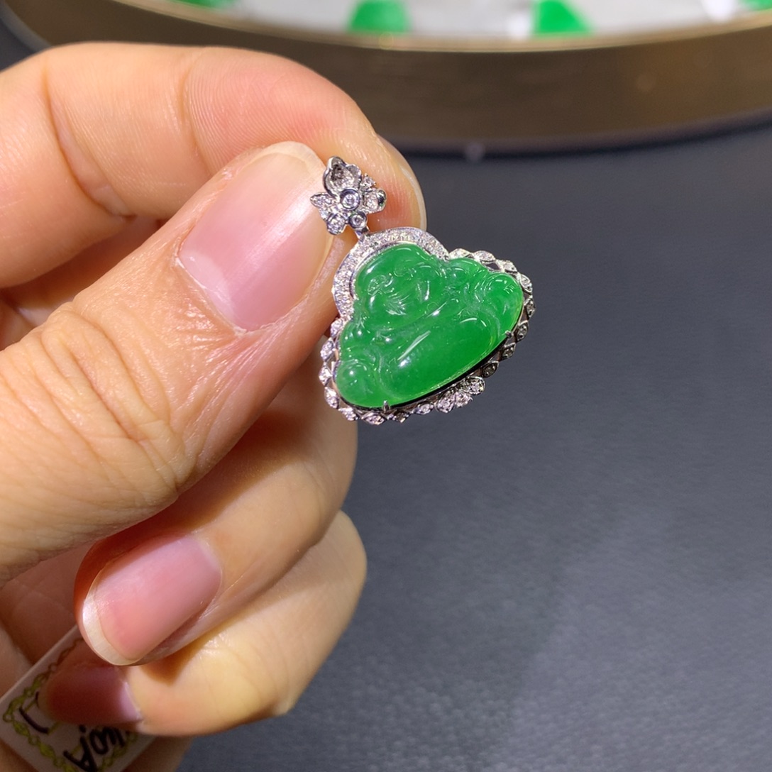 翡翠颈饰18K金镶嵌翡翠