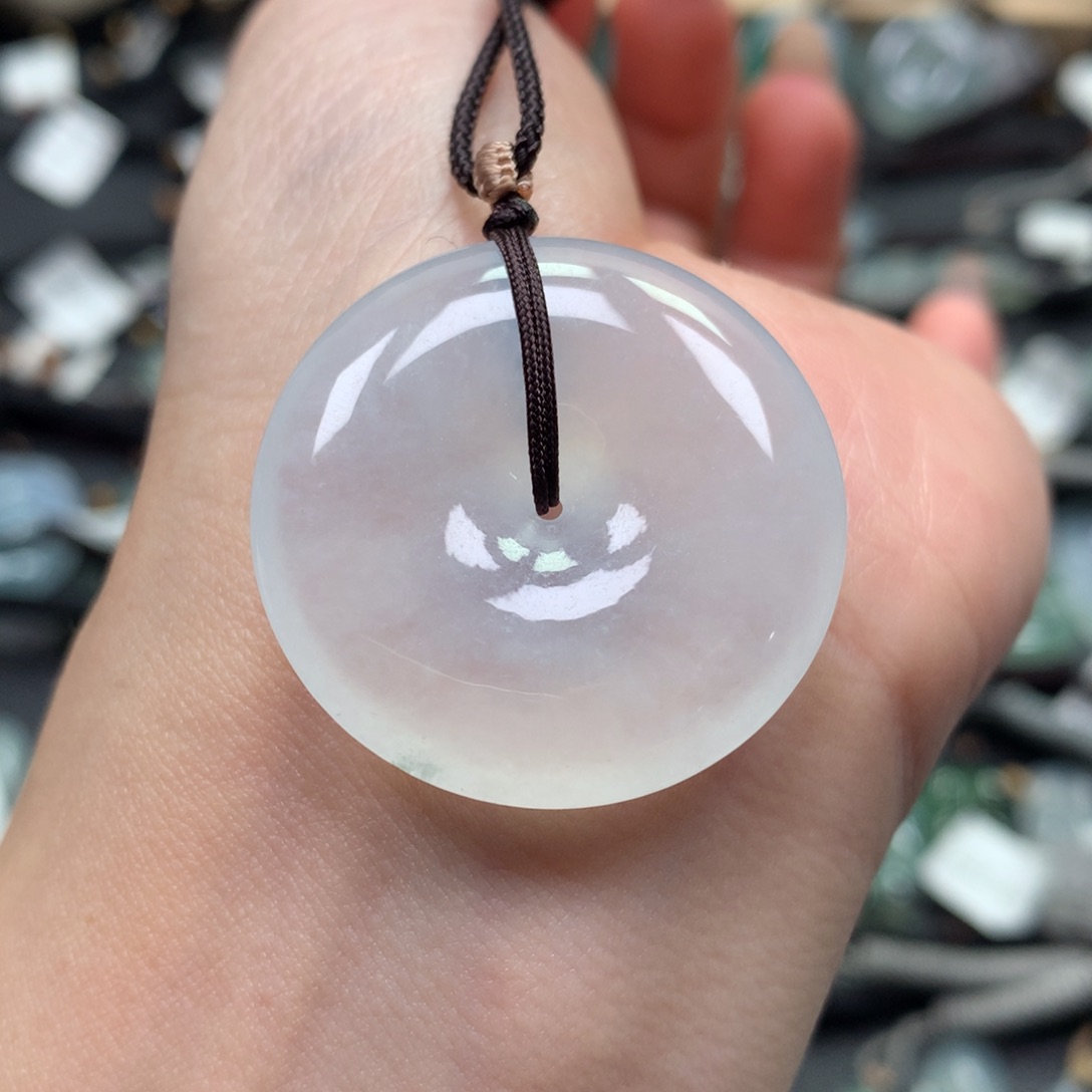 翡翠颈饰未镶嵌扣子