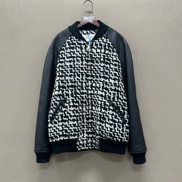 99新 Valentino/华伦天奴 （pm）皮夹克 99新 46码 ys000118