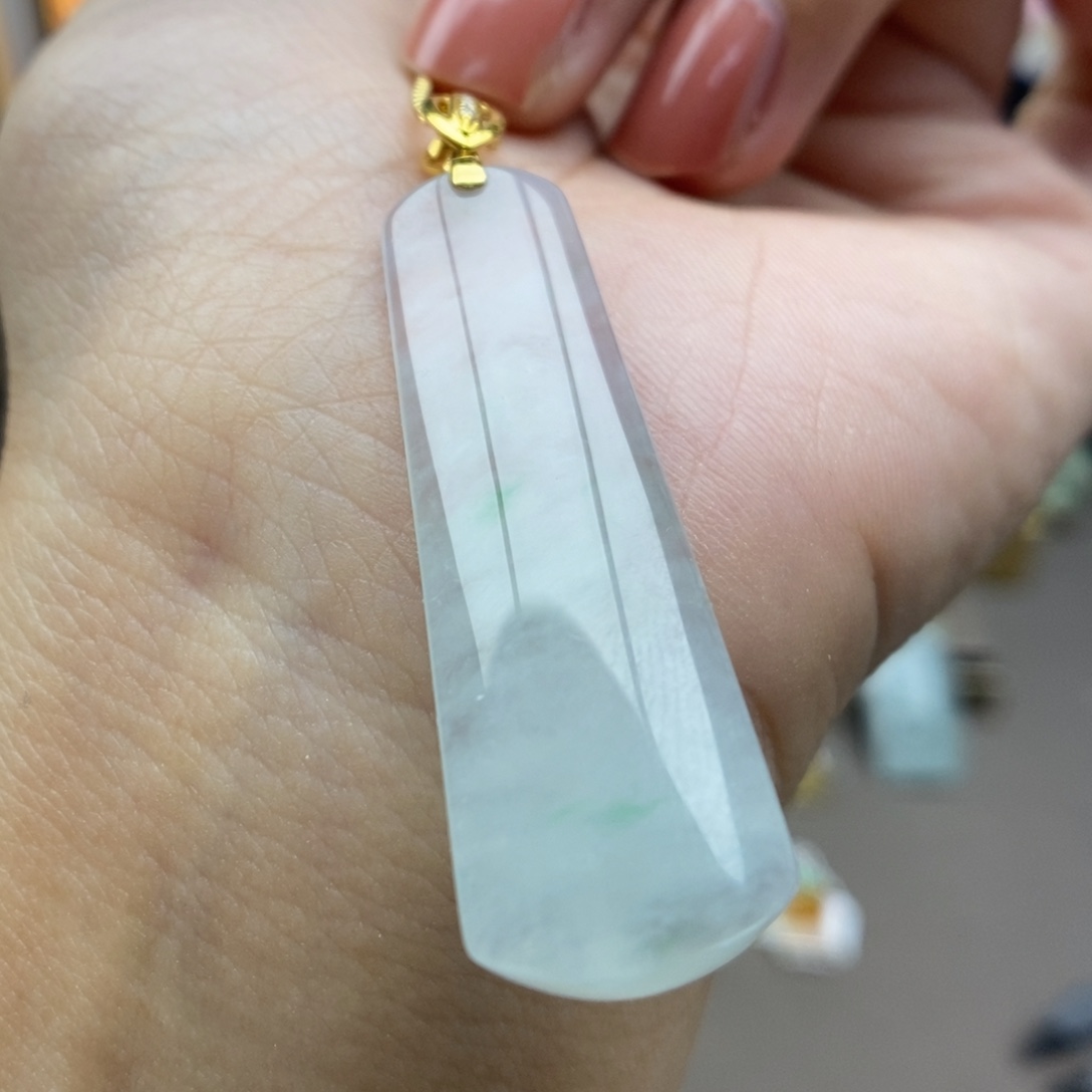 翡翠18K金镶嵌颈饰吊坠123