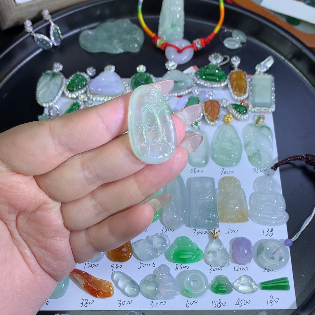 翡翠未镶嵌吊坠(不含链)一鹿有你