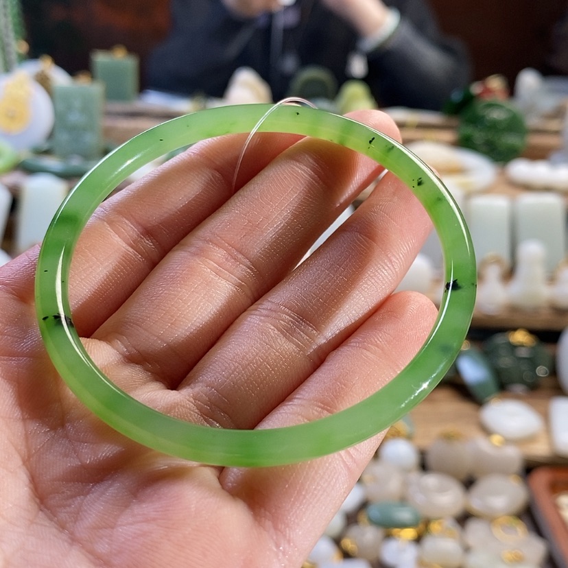 【闪购商品】和田玉手镯57未镶嵌