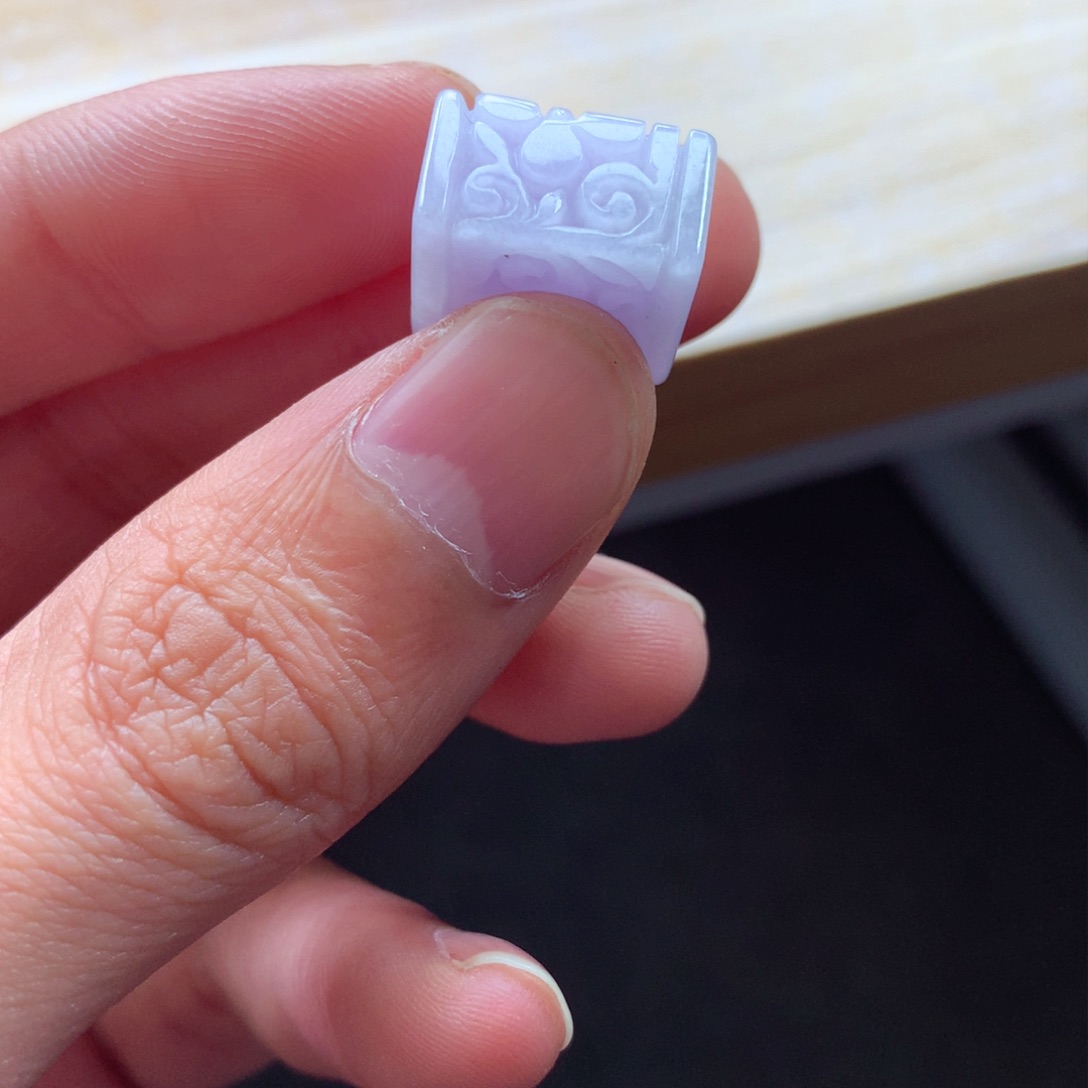 翡翠颈饰未镶嵌吊坠