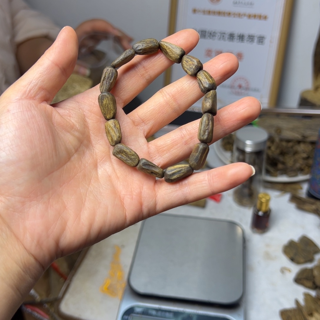 线香奇楠树丁手串