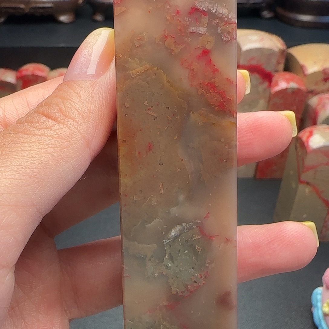 昌化石昌化鸡血石