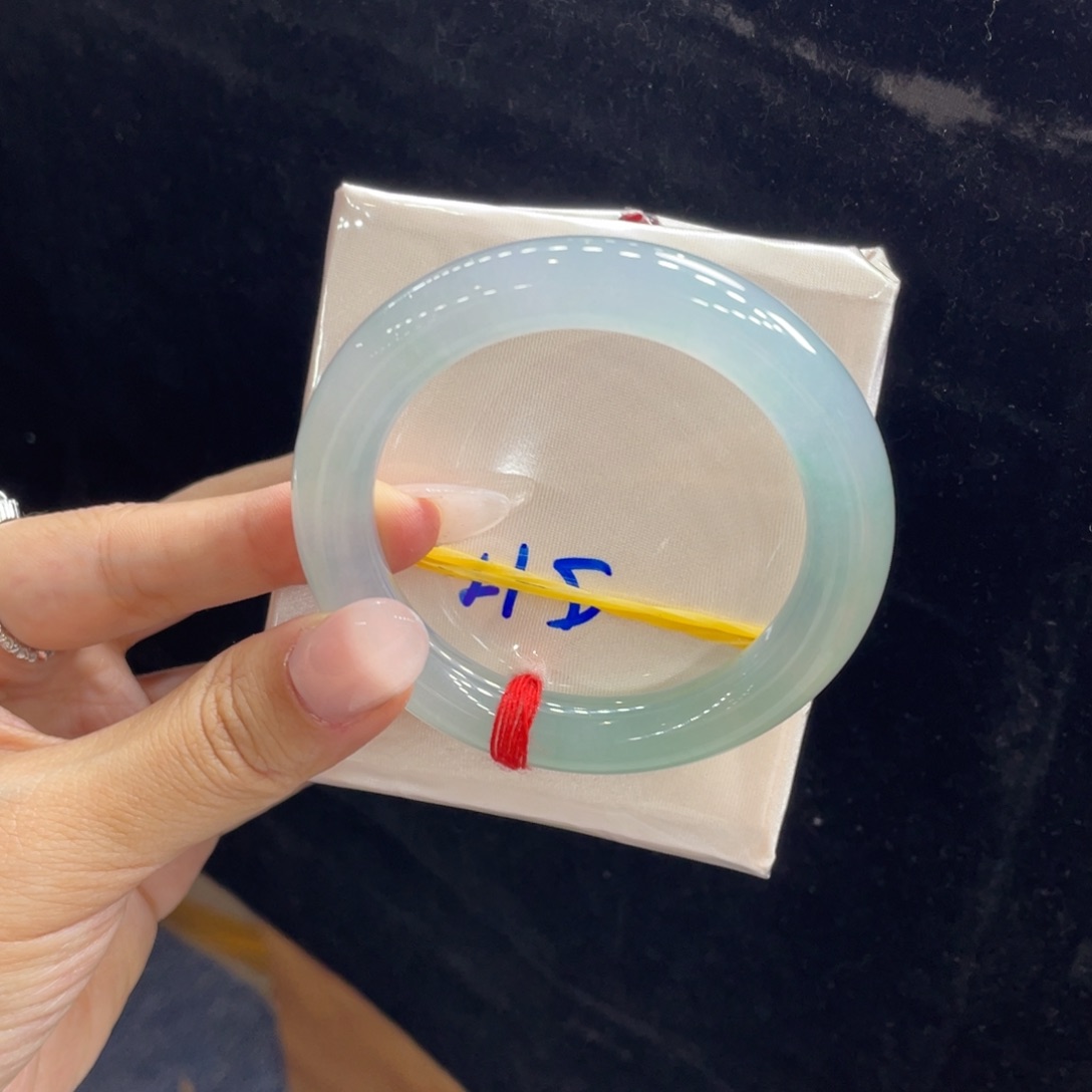 翡翠未镶嵌手镯10号 51.3圆条冰晴绿