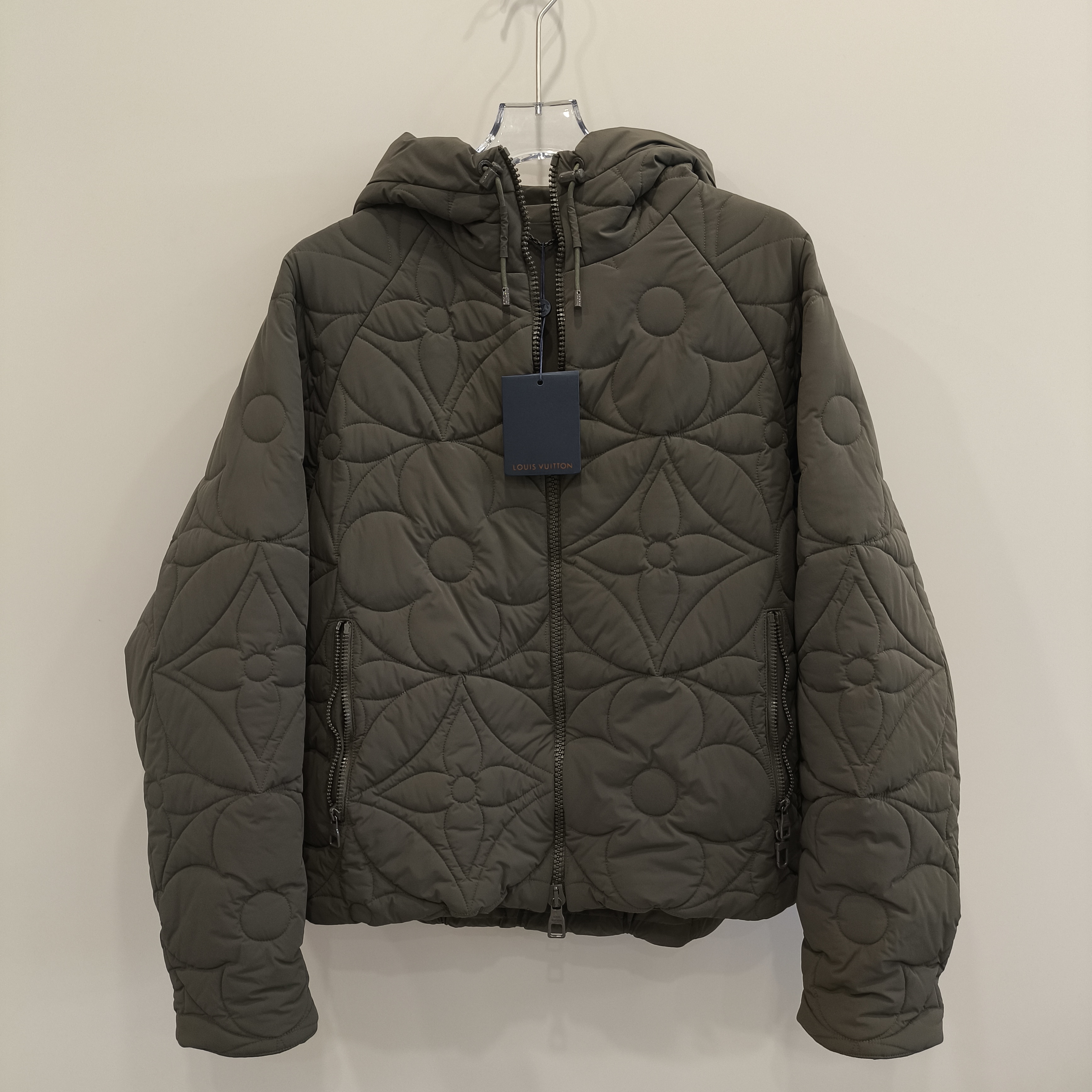 全新未使用 LouisVuitton/路易威登 三花满印棉服 46码 AA00739