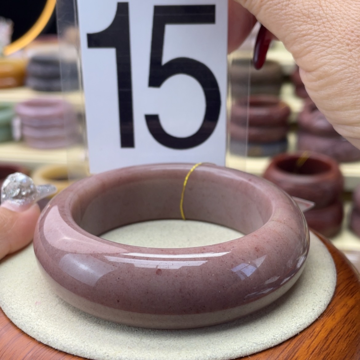 【闪购商品】石英质玉手镯未镶嵌