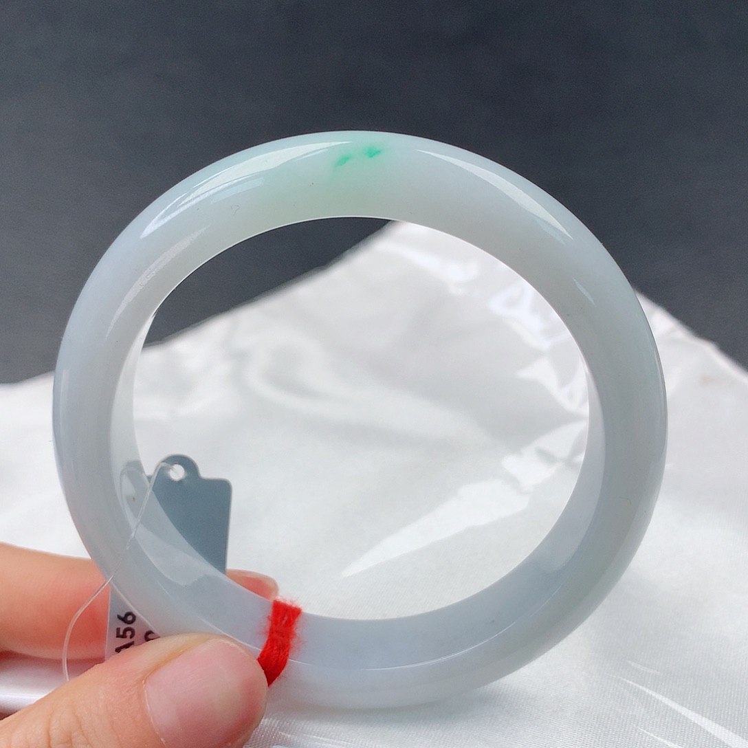 翡翠手镯未镶嵌035正57