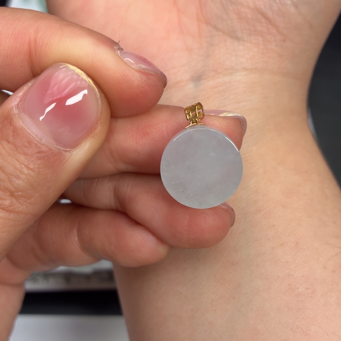 翡翠18K金镶嵌颈饰无事牌