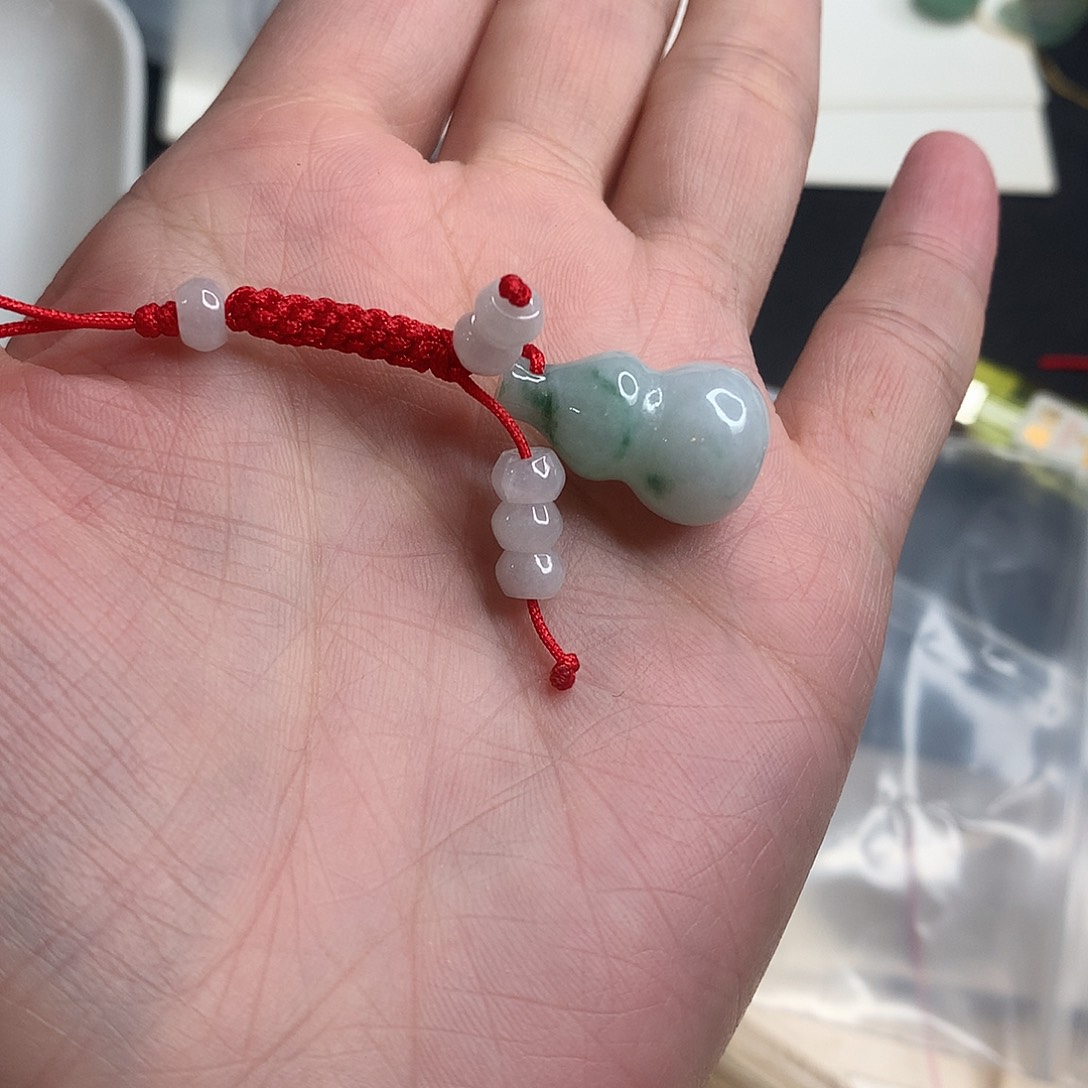 酒***冰翡翠未镶嵌颈饰葫芦